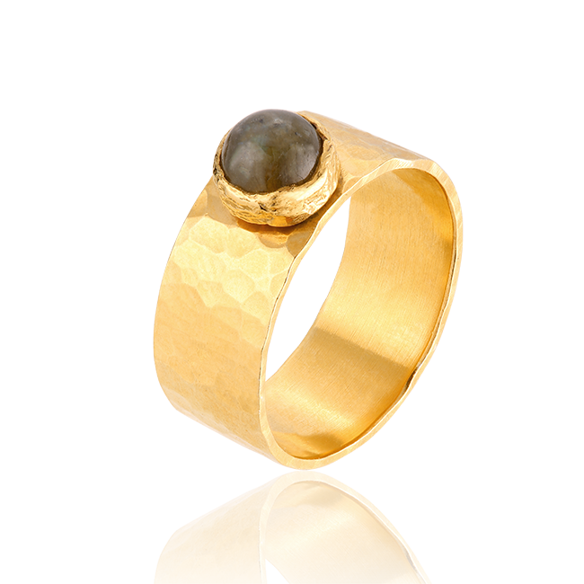 Textured ring with labradorite